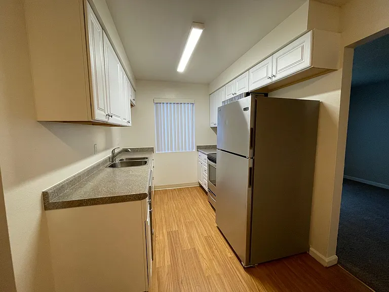 Canyon Club Apartments — Photo 31