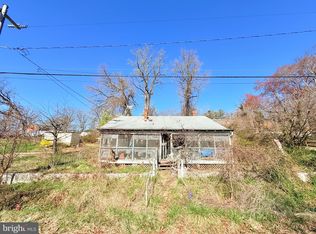 18512 Corby St, Triangle, VA 22172