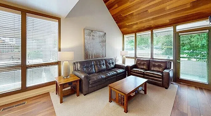 4 bed, 1566 sqft, $4,600 — Photo 1