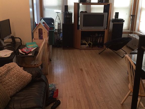 5th image of 1626 W Thome Ave