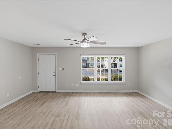 3rd image of 7709 Petrea Ln