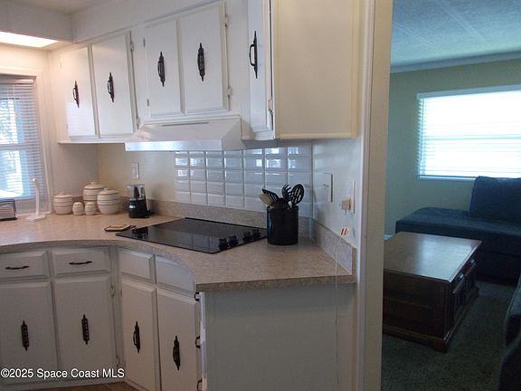 4th image of 1142 Wren Cir