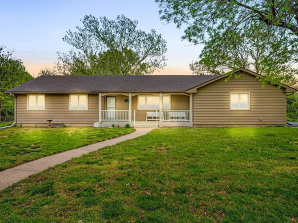 5132 SW Brentwood Rd, Topeka, KS 66606