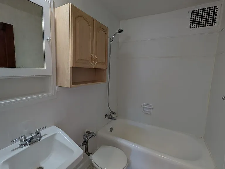 446 W Whitman St — Photo 12