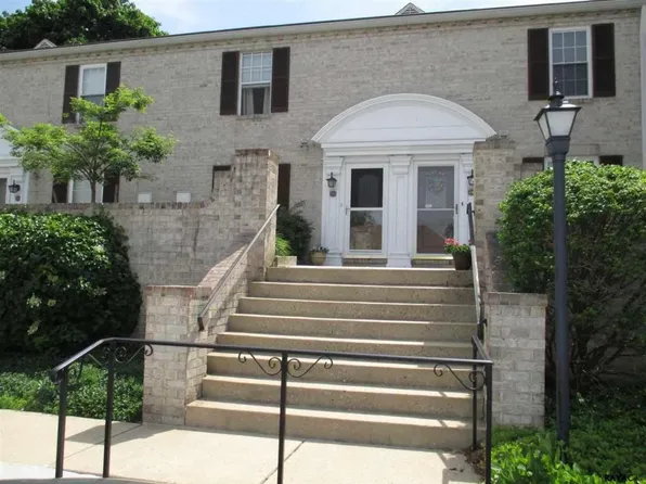 1000 Country Club Rd #25, York, PA 17403