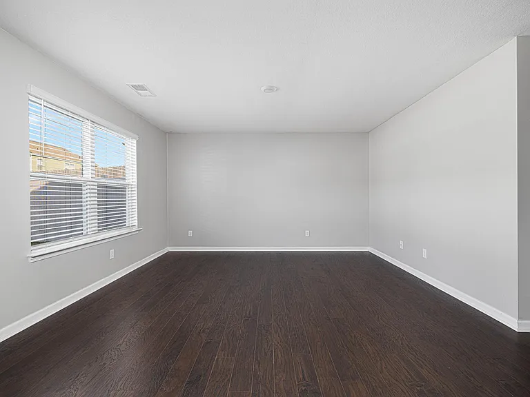 1124 Tay Sta — Photo 7