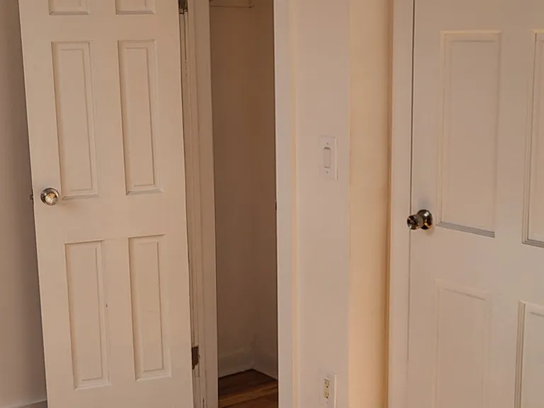 630 E 9th St #20 — Photo 12