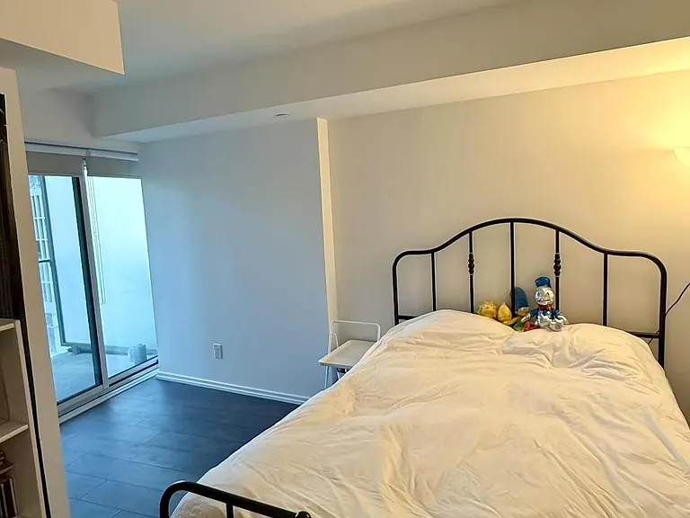 8 Hillsdale Ave E #729 — Photo 15