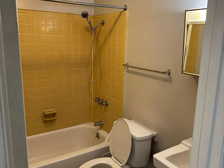 126 Franks Ct #21 — Photo 5
