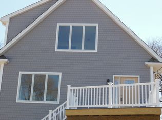 100 Charlotte Dr, Warwick, RI 02818