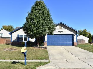 102 Winterberry Ln, Mooresville, IN