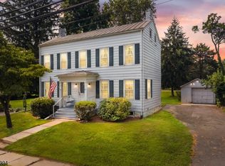 65 Washington St, Rocky Hill, NJ 08553