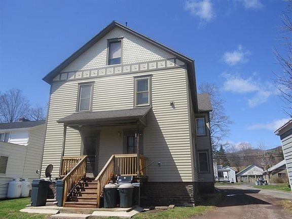 3rd image of 49 Elm St