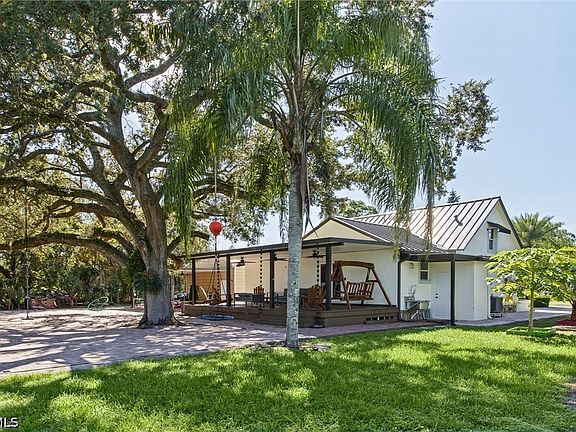 2nd image of 1308 Cabbage Way