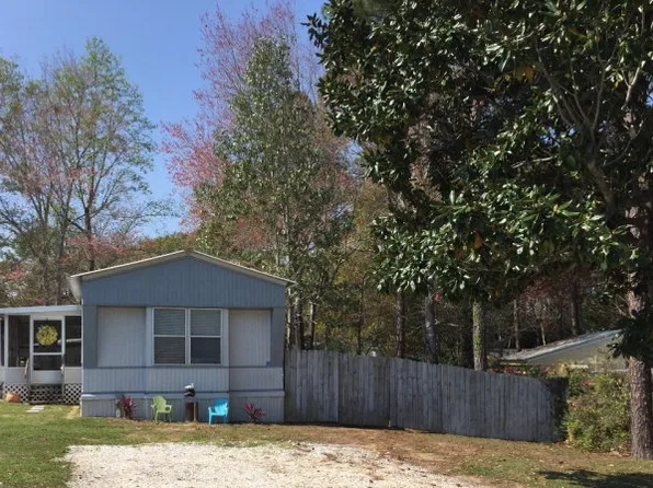 1242 Pensacola Dr, Lillian, AL 36549