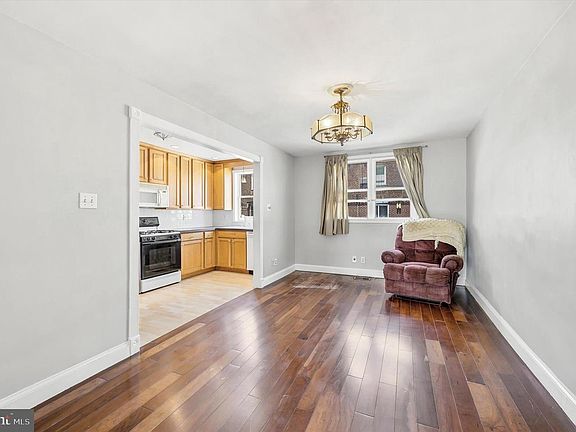 4th image of 2127 Glenview St