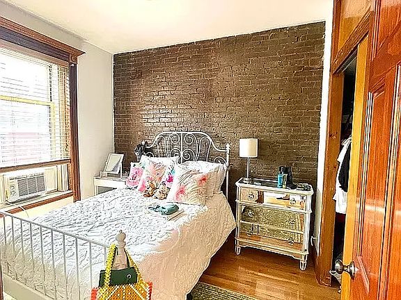 3rd image of 10 Gay St APT 4A