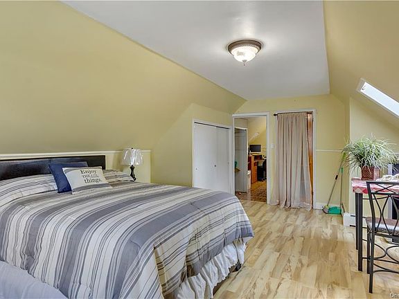 5th image of 530 Saint Lawrence Ave