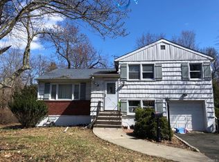 8 Northbrook Rd, Spring Valley, NY 10977