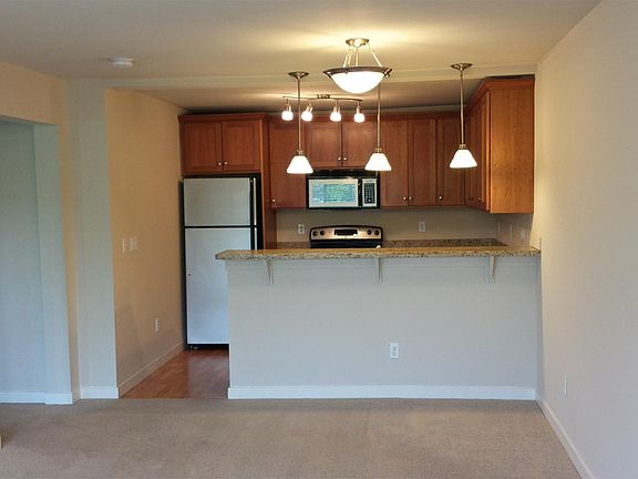 4th image of 3232 15th Ave W APT 202