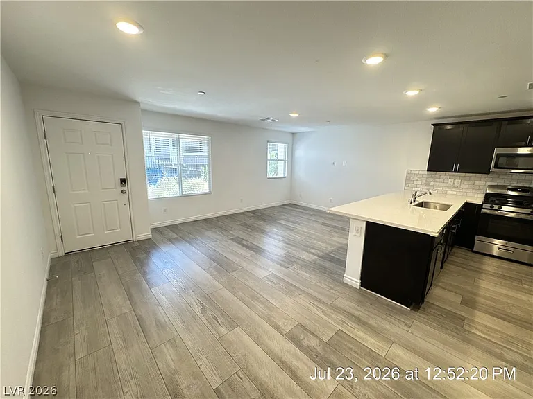 6240 Foxes Dale St — Photo 4