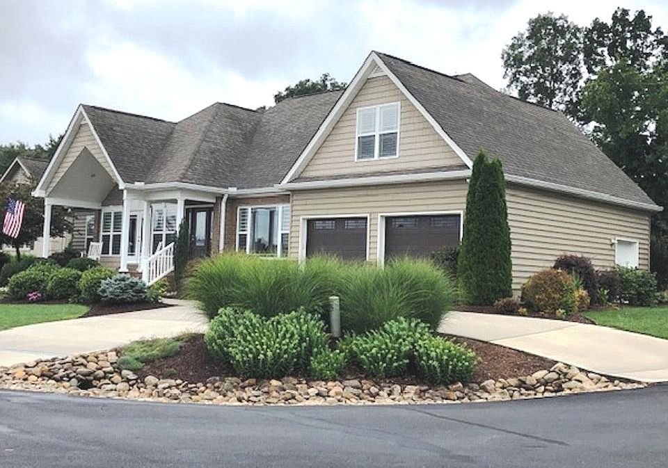 2nd image of 222 Tuhdegwa Ln