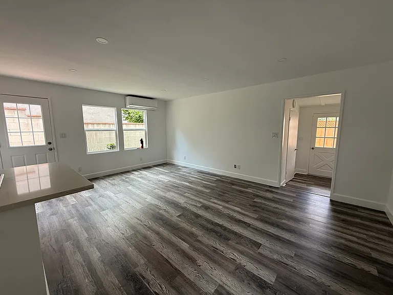 225 Valle Vista Ave — Photo 3