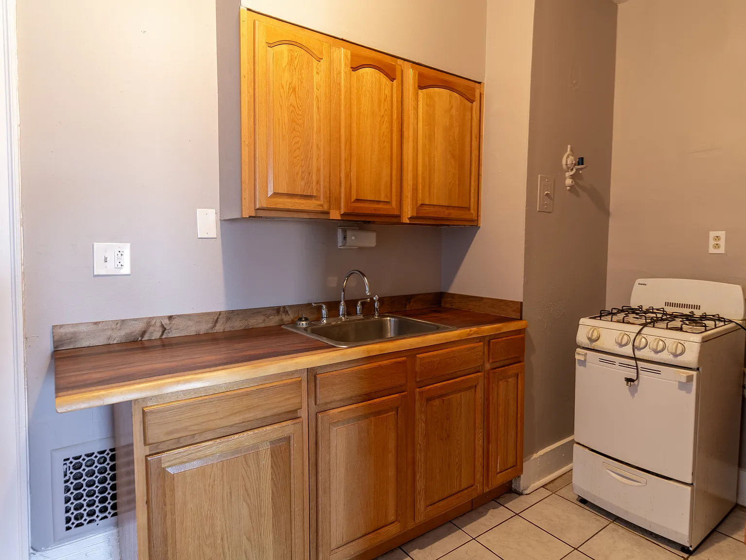 1 bed, 800 sqft, $1,100 — Photo 4