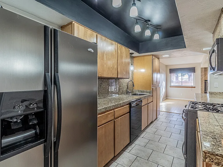 5200 Villa View Dr #13D — Photo 2