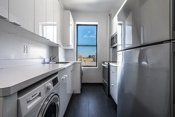 Rented by Metropolitan Equities | media 6