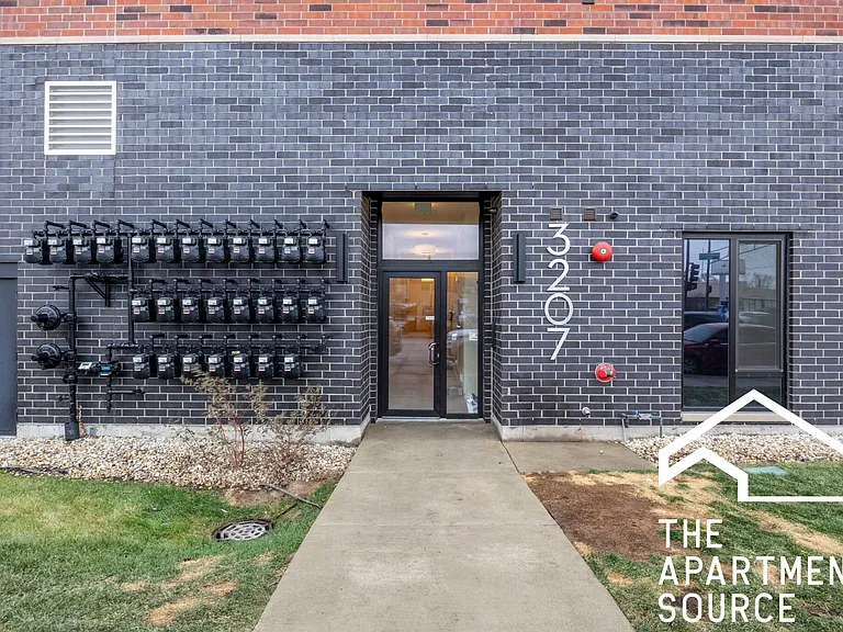 6340 W Belmont Ave #202 — Photo 11