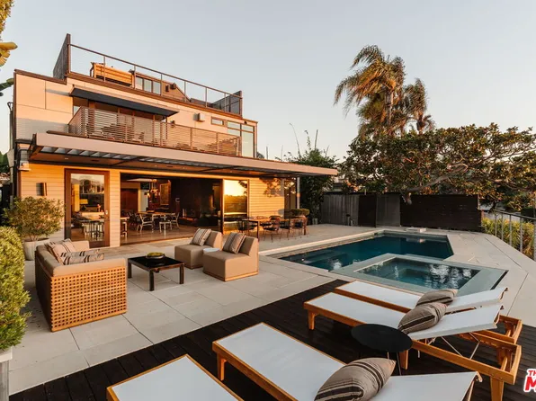 721 Adelaide Pl, Santa Monica, CA 90402