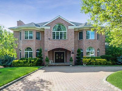 18 Woods Ct, Glen Head, NY, 11545