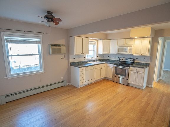 5th image of 4637 N Hermitage Ave APT 2C
