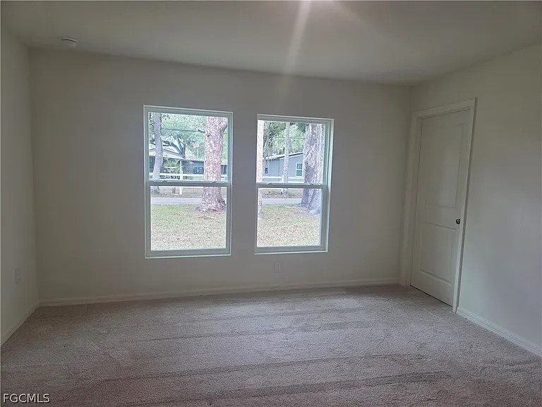 878 Friendship Cir — Photo 7