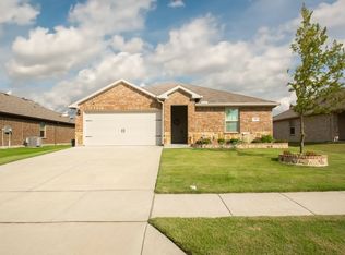 700 Windrow Dr, Royse City, TX 75189
