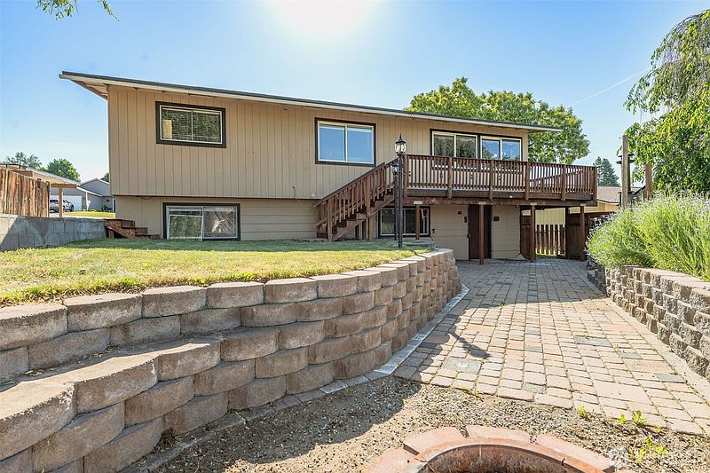 3rd image of 702 N Lyle Avenue