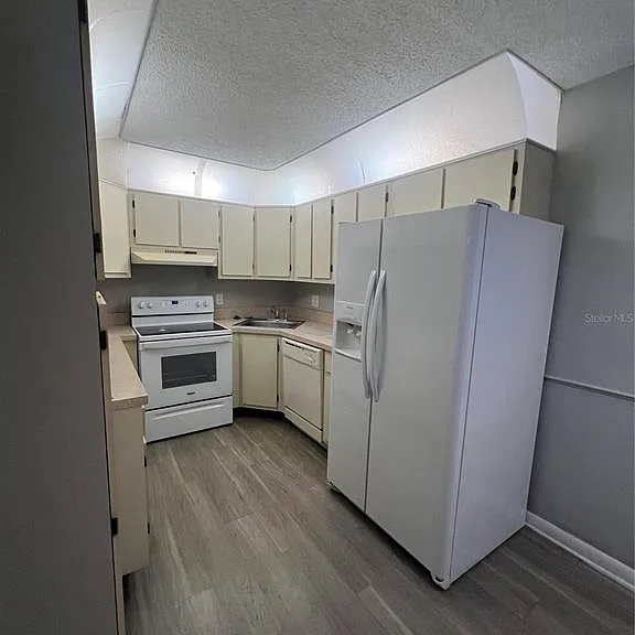 1512 S Pine Ridge Cir — Photo 5