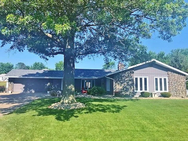 204 Edglink Dr photo 1