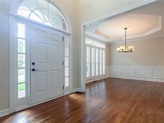 4th image of 3286 Millwood Trl SE