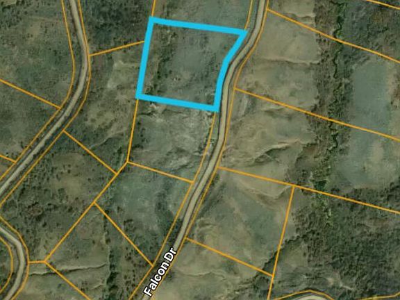 3rd image of 851 Falcon Dr