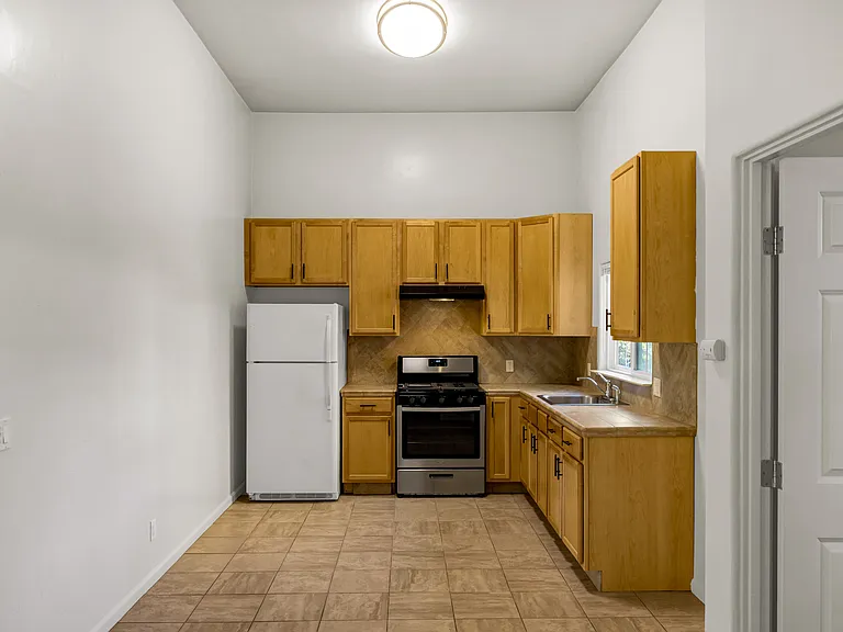 414 Larkin St #17 — Photo 6