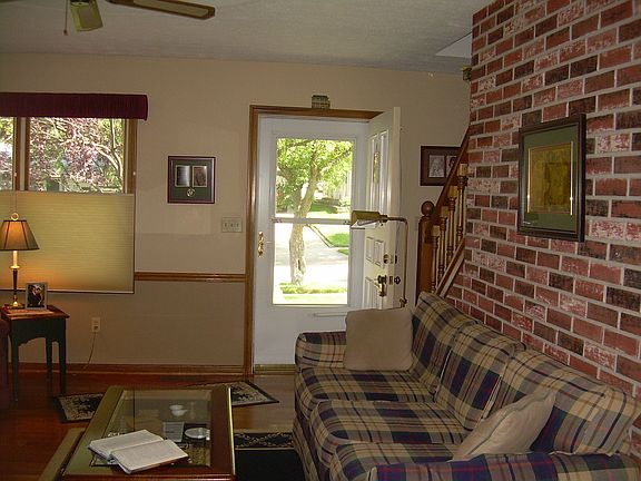 2nd image of 214 E Linwood Ave