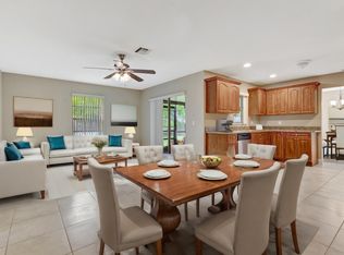122 Martin Cir, Royal Palm Beach, FL 33411