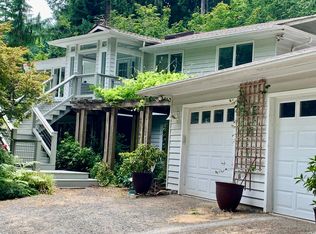 7537 NE Jade Ln, Bainbridge Island, WA 98110