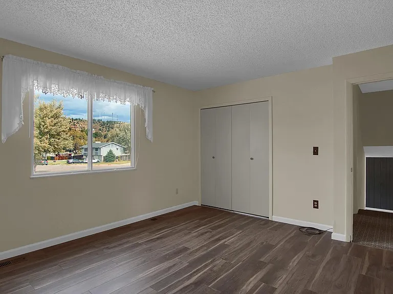 1197 Applewood Dr — Photo 18