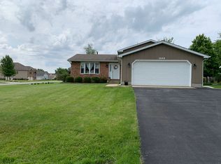 3444 Chevy Chase Cir, Crown Point, IN 46307