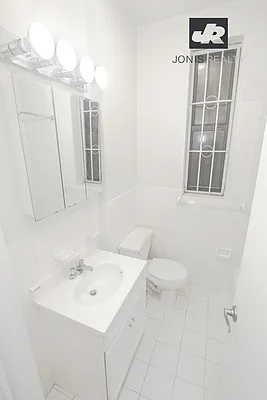 Rented by Jonis Realty | media 11