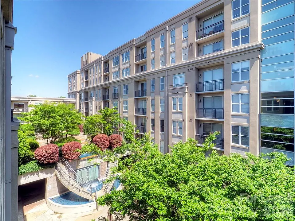 1315 East Blvd #329