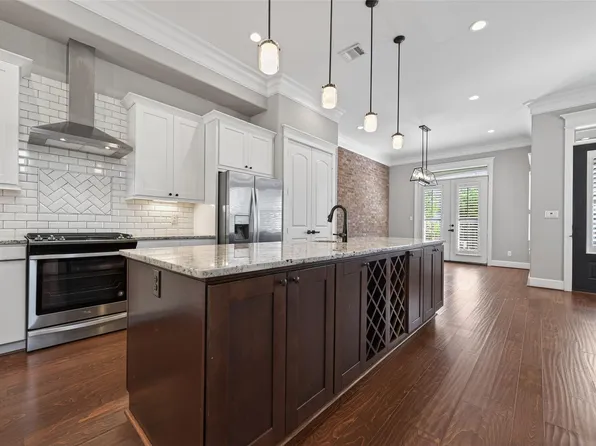 823 W 21st St, Houston, TX 77008